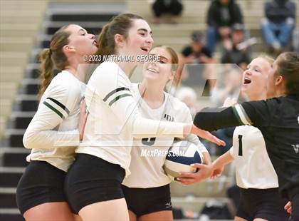 Thumbnail 1 in Marian @ Millard West photogallery.