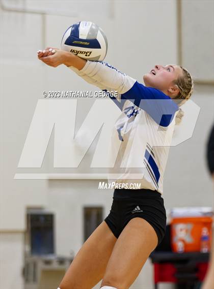Thumbnail 2 in Marian @ Millard West photogallery.