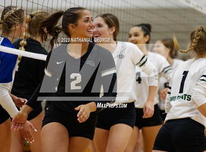 Thumbnail 1 in Marian @ Millard West photogallery.