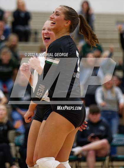 Thumbnail 1 in Marian @ Millard West photogallery.
