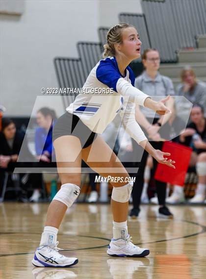 Thumbnail 1 in Marian @ Millard West photogallery.