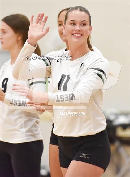 Thumbnail 1 in Marian @ Millard West photogallery.