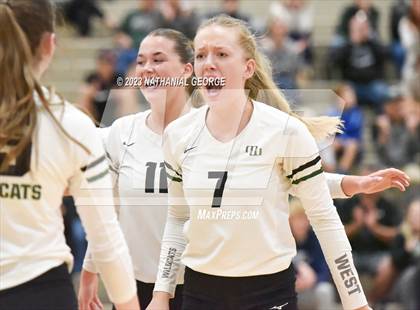 Thumbnail 1 in Marian @ Millard West photogallery.