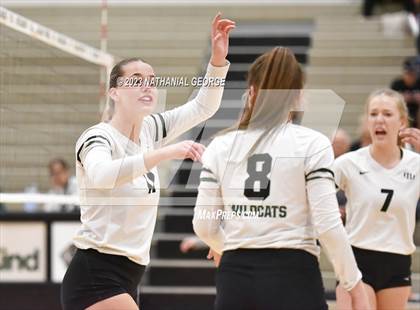 Thumbnail 2 in Marian @ Millard West photogallery.