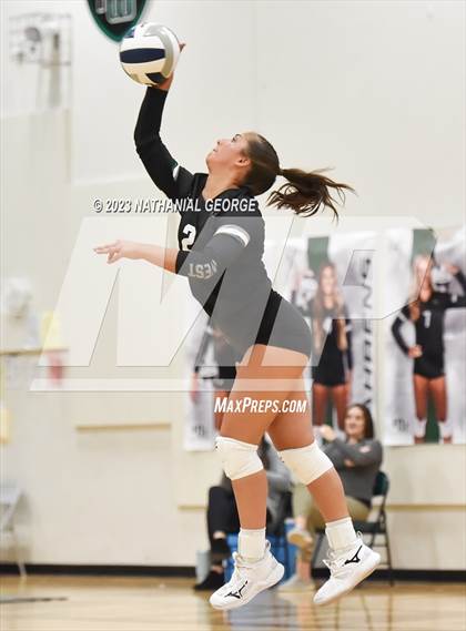 Thumbnail 1 in Marian @ Millard West photogallery.