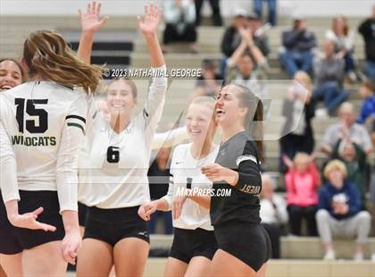 Thumbnail 2 in Marian @ Millard West photogallery.