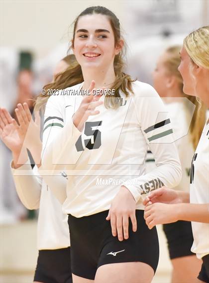 Thumbnail 2 in Marian @ Millard West photogallery.