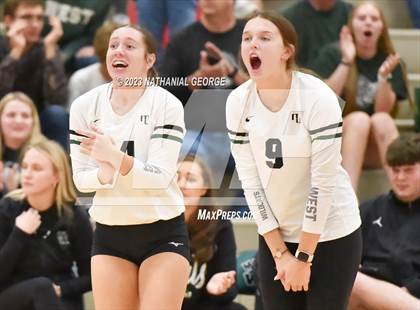 Thumbnail 1 in Marian @ Millard West photogallery.