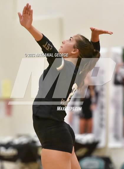 Thumbnail 1 in Marian @ Millard West photogallery.