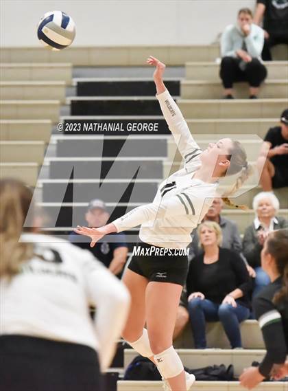 Thumbnail 1 in Marian @ Millard West photogallery.