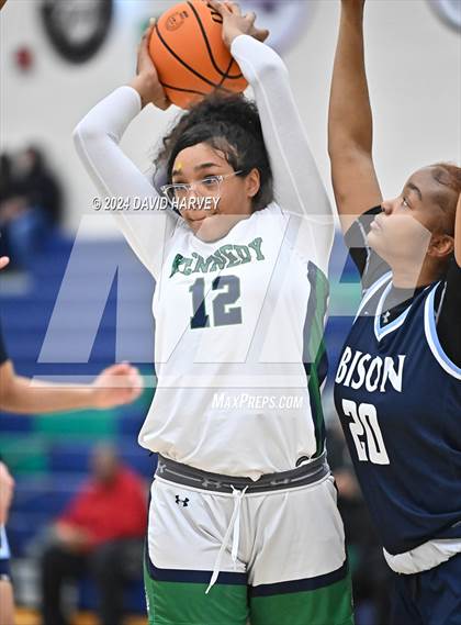 Thumbnail 2 in Vista PEAK Prep vs Kennedy photogallery.