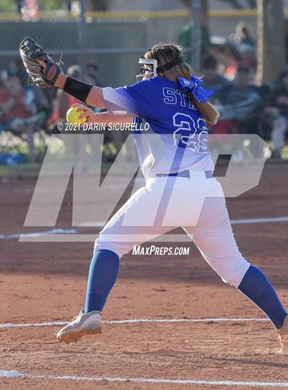 Thumbnail 2 in Hayden vs Williams (AIA 1A Quarterfinals) photogallery.