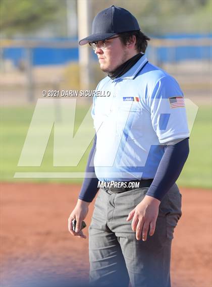 Thumbnail 1 in Hayden vs Williams (AIA 1A Quarterfinals) photogallery.
