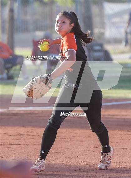 Thumbnail 3 in Hayden vs Williams (AIA 1A Quarterfinals) photogallery.