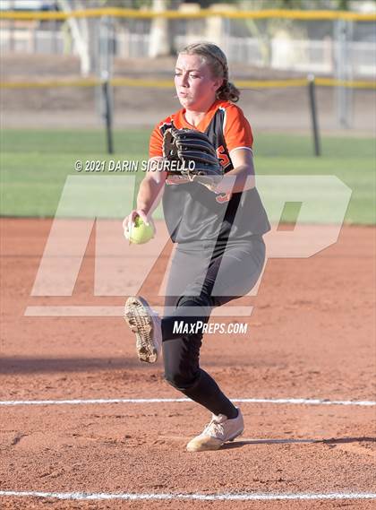 Thumbnail 3 in Hayden vs Williams (AIA 1A Quarterfinals) photogallery.