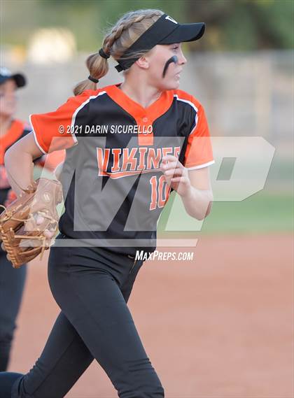 Thumbnail 3 in Hayden vs Williams (AIA 1A Quarterfinals) photogallery.