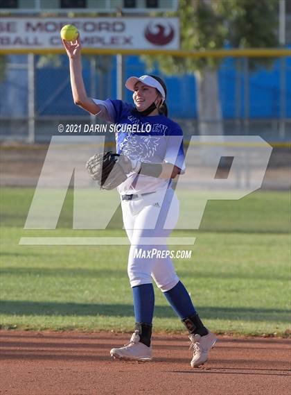 Thumbnail 2 in Hayden vs Williams (AIA 1A Quarterfinals) photogallery.
