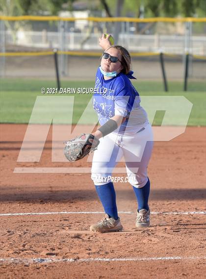 Thumbnail 2 in Hayden vs Williams (AIA 1A Quarterfinals) photogallery.