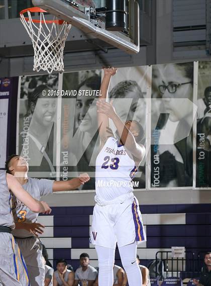 Thumbnail 1 in Newark Memorial vs. Washington (St. Hope Elite Classic) photogallery.