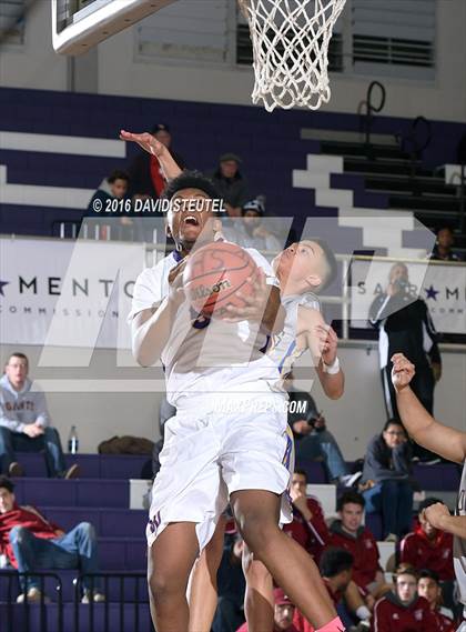 Thumbnail 1 in Newark Memorial vs. Washington (St. Hope Elite Classic) photogallery.