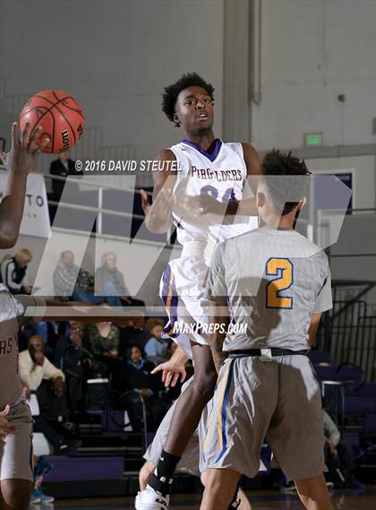 Thumbnail 2 in Newark Memorial vs. Washington (St. Hope Elite Classic) photogallery.