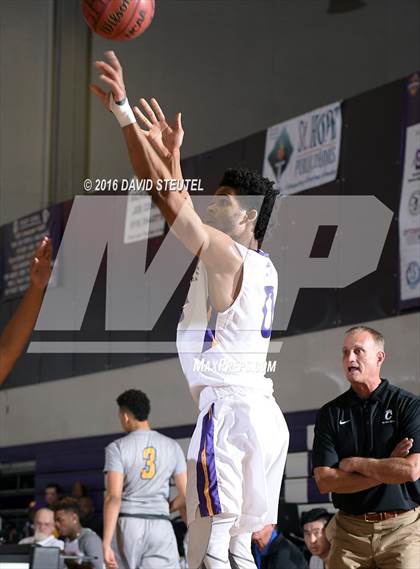 Thumbnail 1 in Newark Memorial vs. Washington (St. Hope Elite Classic) photogallery.