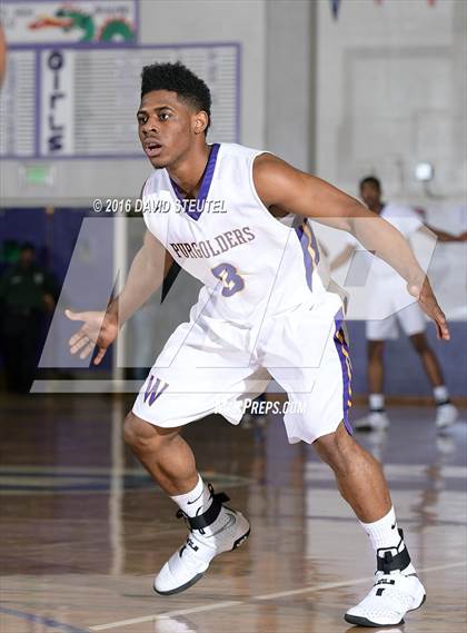 Thumbnail 1 in Newark Memorial vs. Washington (St. Hope Elite Classic) photogallery.