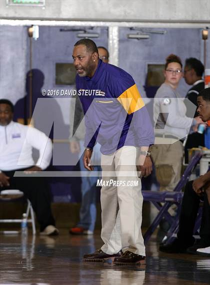 Thumbnail 3 in Newark Memorial vs. Washington (St. Hope Elite Classic) photogallery.