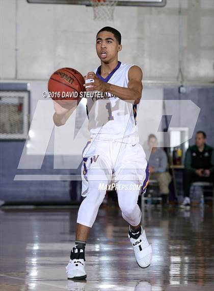 Thumbnail 1 in Newark Memorial vs. Washington (St. Hope Elite Classic) photogallery.