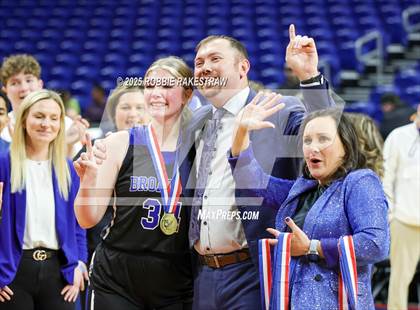 Thumbnail 1 in Broaddus vs. Eula (UIL 1A Basketball Division I Final Medal Ceremony) photogallery.