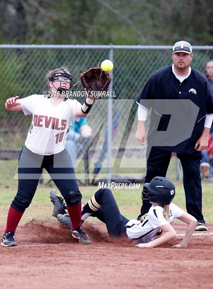 Thumbnail 2 in Isabella vs Maplesville (Chilton County Tournament) photogallery.