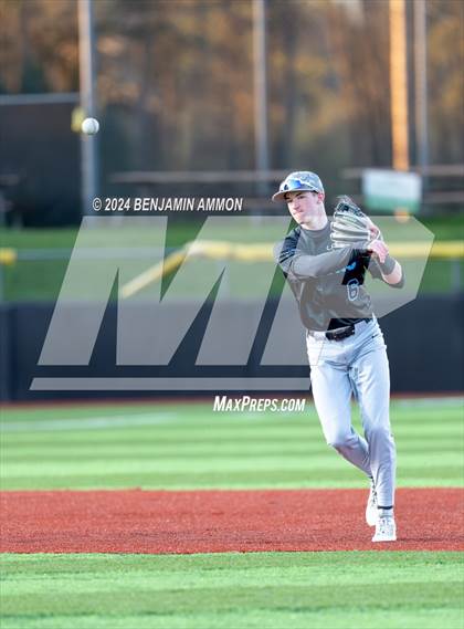 Thumbnail 3 in McNary @ South Salem photogallery.