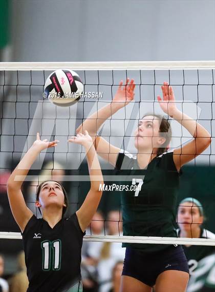 Thumbnail 3 in Bishop England vs Bluffton (SCHSL Class AAA Semifinal) photogallery.