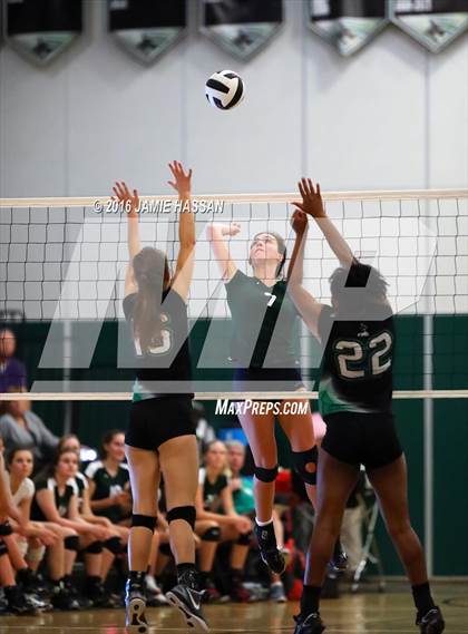 Thumbnail 2 in Bishop England vs Bluffton (SCHSL Class AAA Semifinal) photogallery.