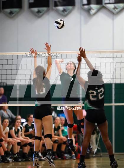 Thumbnail 2 in Bishop England vs Bluffton (SCHSL Class AAA Semifinal) photogallery.