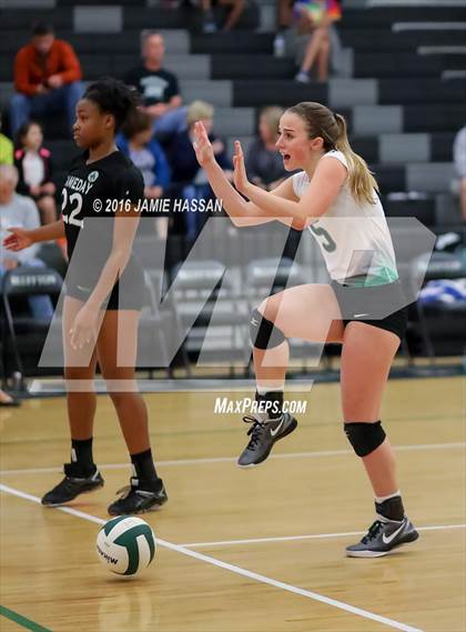 Thumbnail 3 in Bishop England vs Bluffton (SCHSL Class AAA Semifinal) photogallery.