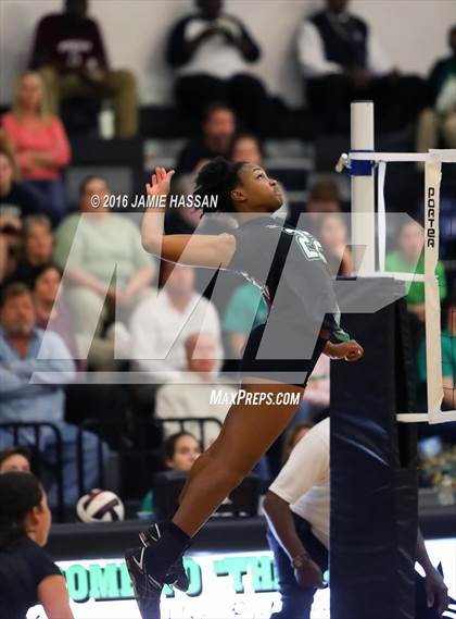 Thumbnail 2 in Bishop England vs Bluffton (SCHSL Class AAA Semifinal) photogallery.