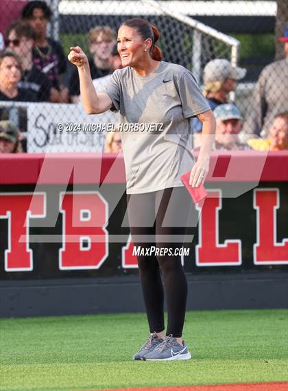Thumbnail 3 in Melissa vs. Forney (UIL 5A Softball Regional Final) photogallery.