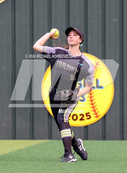 Thumbnail 1 in Melissa vs. Forney (UIL 5A Softball Regional Final) photogallery.