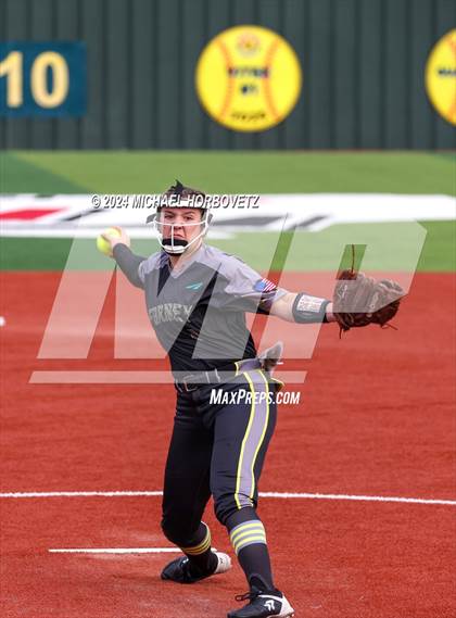 Thumbnail 3 in Melissa vs. Forney (UIL 5A Softball Regional Final) photogallery.