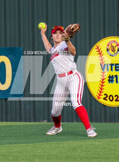 Thumbnail 2 in Melissa vs. Forney (UIL 5A Softball Regional Final) photogallery.