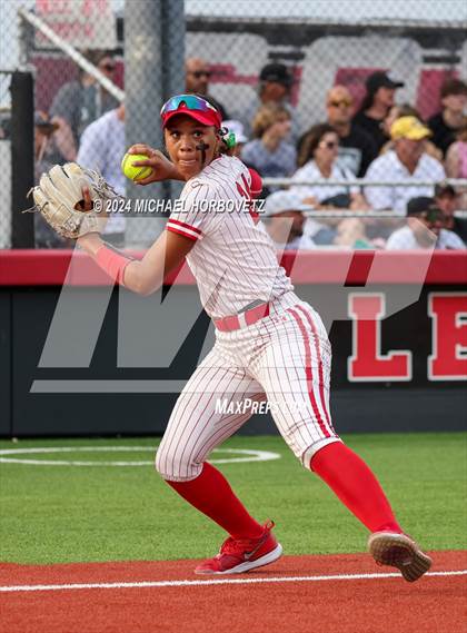 Thumbnail 2 in Melissa vs. Forney (UIL 5A Softball Regional Final) photogallery.