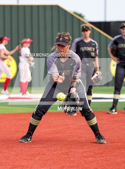 Thumbnail 1 in Melissa vs. Forney (UIL 5A Softball Regional Final) photogallery.