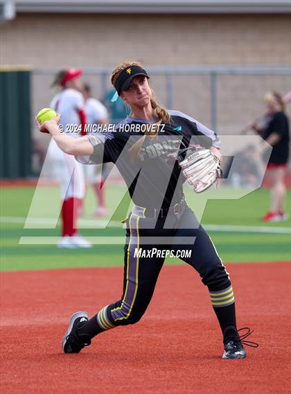 Thumbnail 1 in Melissa vs. Forney (UIL 5A Softball Regional Final) photogallery.