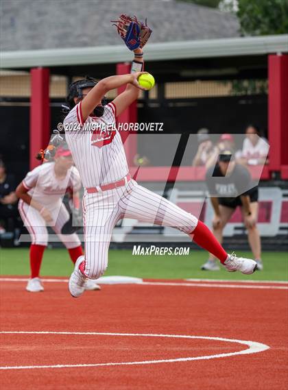 Thumbnail 3 in Melissa vs. Forney (UIL 5A Softball Regional Final) photogallery.
