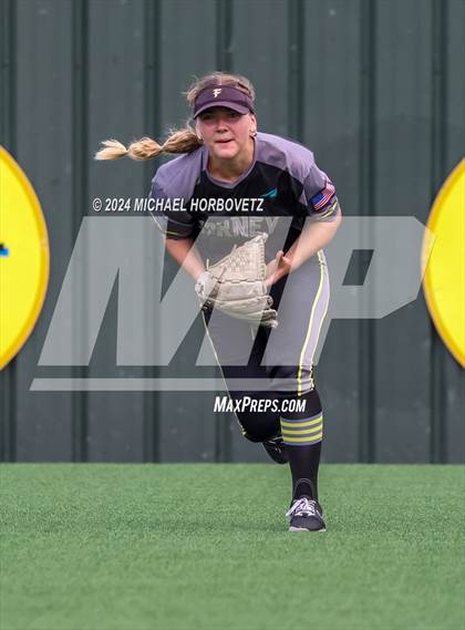 Thumbnail 2 in Melissa vs. Forney (UIL 5A Softball Regional Final) photogallery.