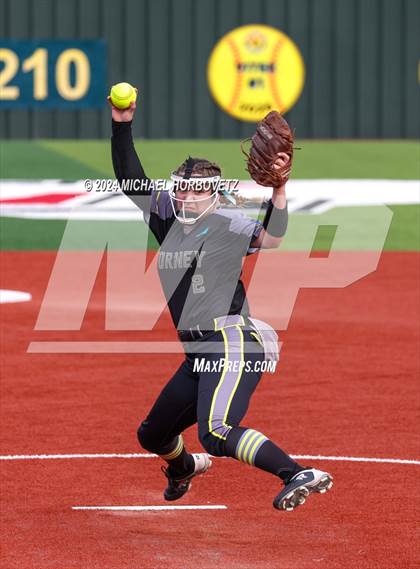 Thumbnail 2 in Melissa vs. Forney (UIL 5A Softball Regional Final) photogallery.
