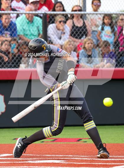 Thumbnail 2 in Melissa vs. Forney (UIL 5A Softball Regional Final) photogallery.