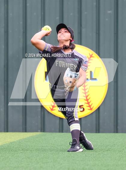 Thumbnail 1 in Melissa vs. Forney (UIL 5A Softball Regional Final) photogallery.