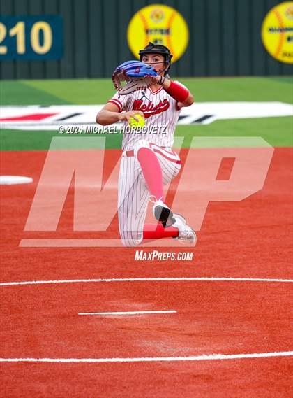 Thumbnail 2 in Melissa vs. Forney (UIL 5A Softball Regional Final) photogallery.
